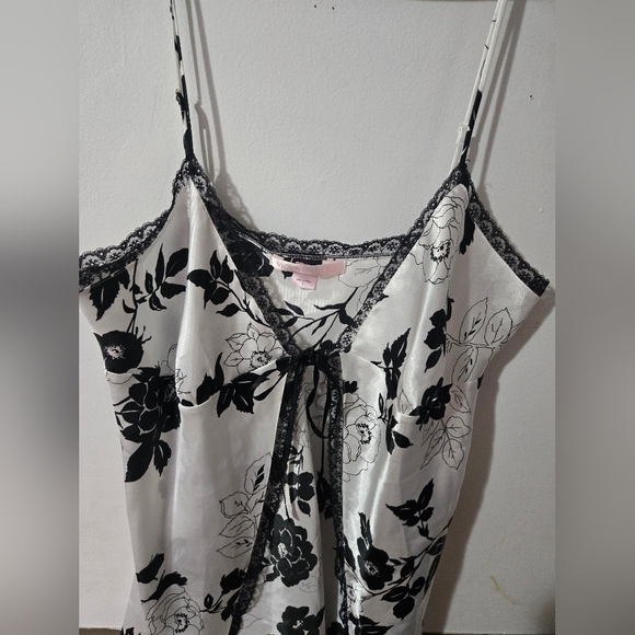 Victoria’s Secret Babydoll Front Tie Closure Floral White Black Lace Large Y2K - Picture 6 of 6
